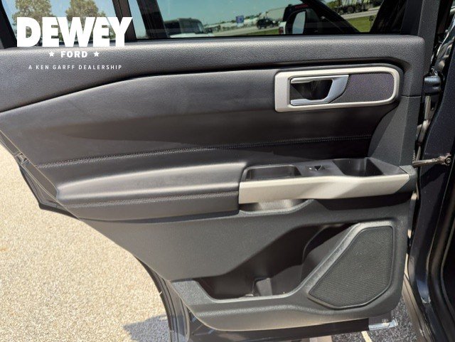 Certified 2023 Ford Explorer XLT w/ Equipment Group 202A AWD/4WD image 26