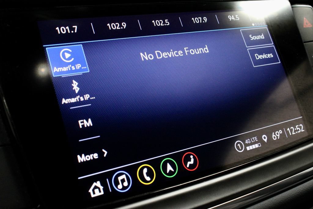 Used 2024 Buick Enclave Premium AWD/4WD image 3