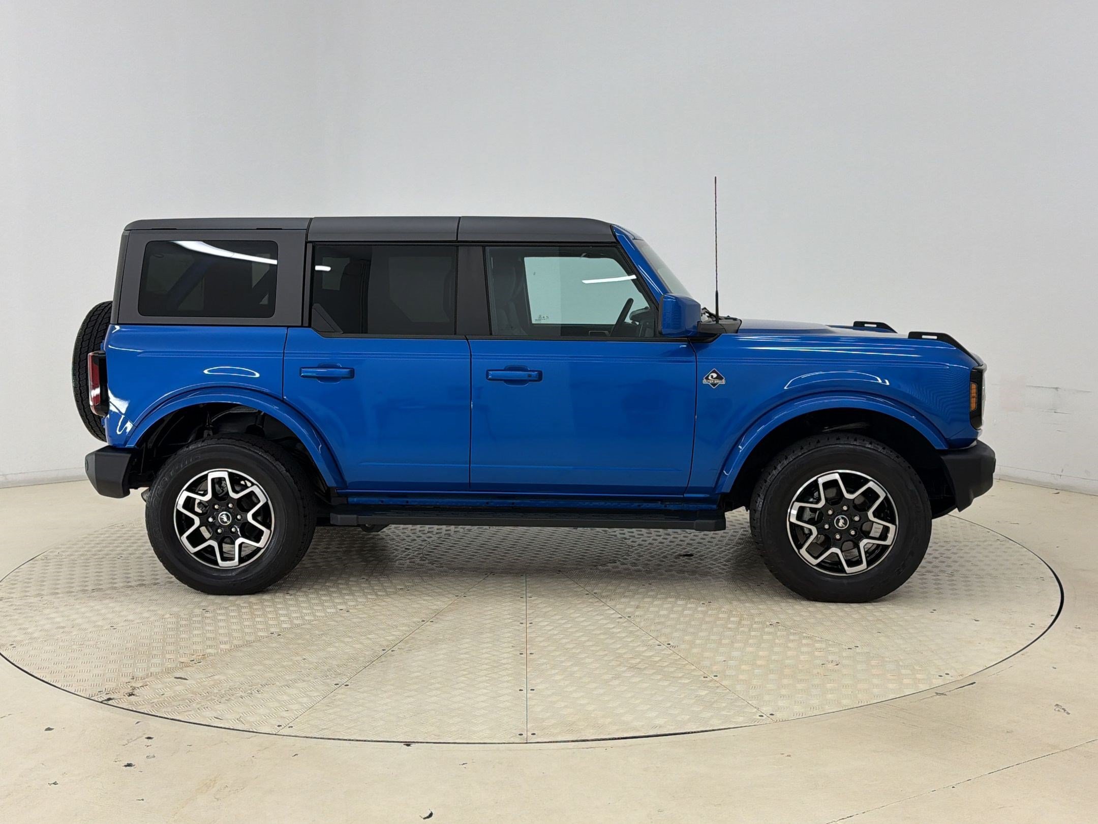 Certified 2023 Ford Bronco Outer Banks AWD/4WD image 8