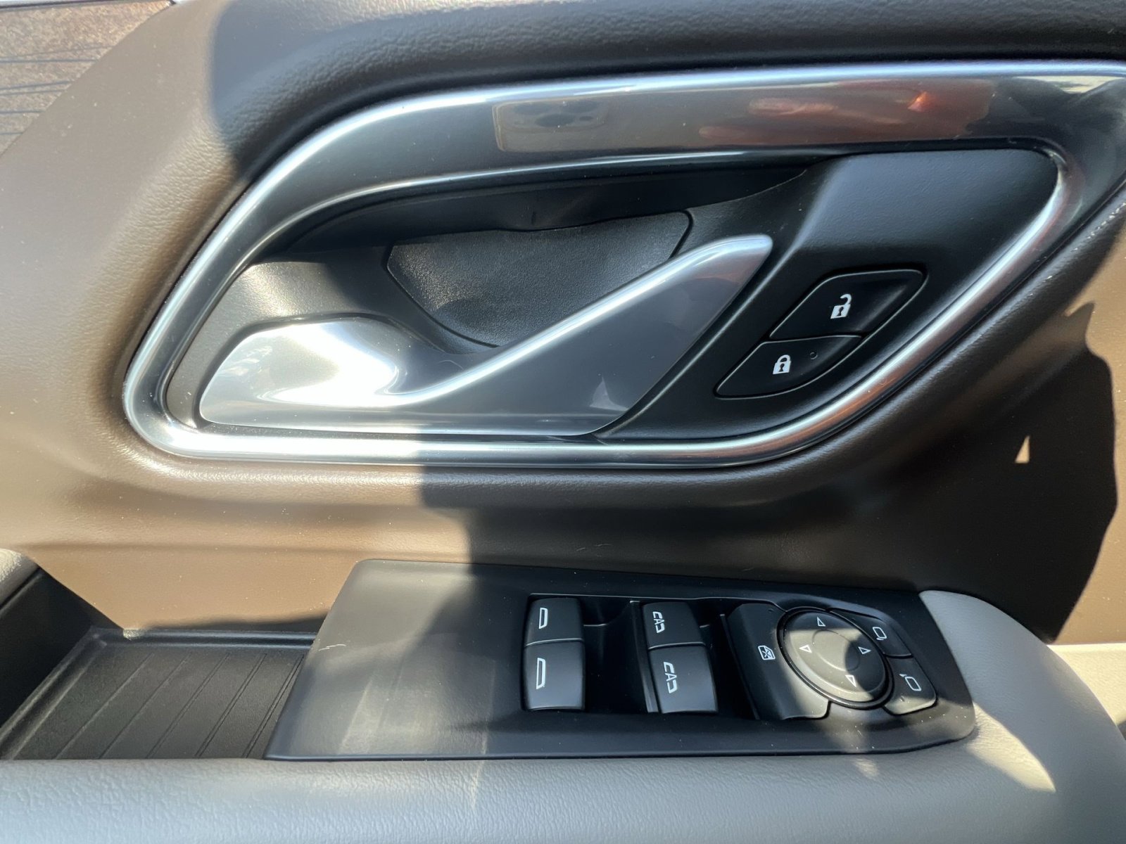 Used 2021 GMC Yukon XL SLE AWD/4WD image 23