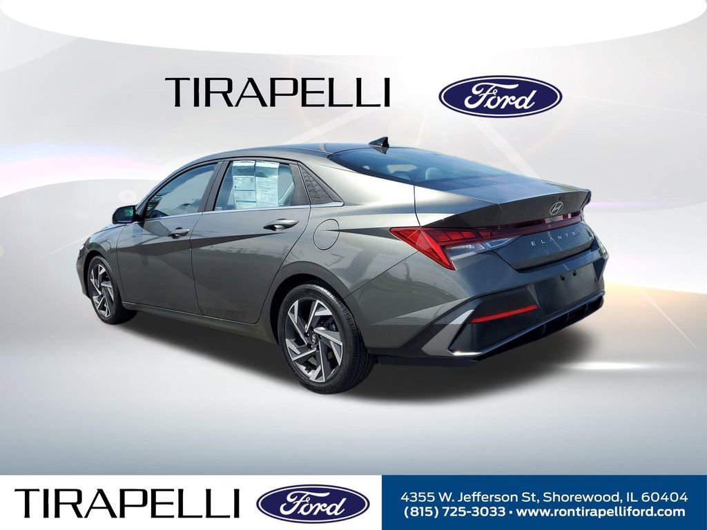 Used 2024 Hyundai Elantra Limited FWD image 3