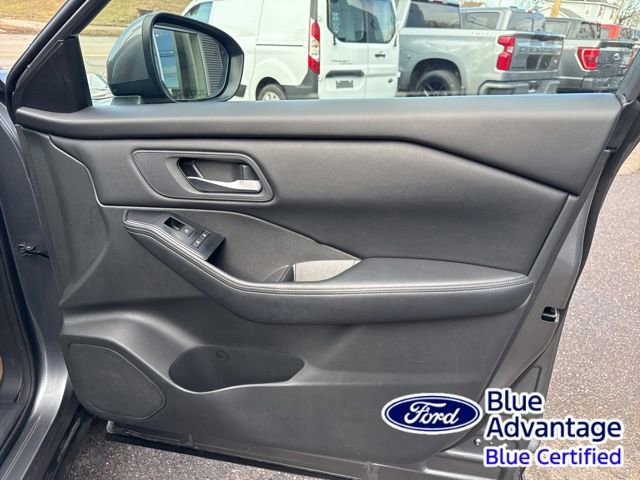 Used 2024 Nissan Rogue SV image 28