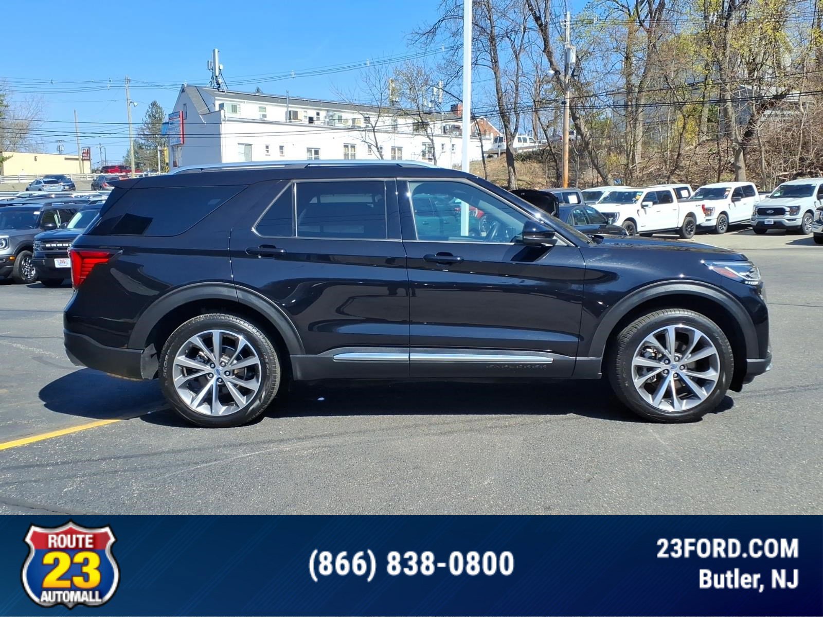 Certified 2025 Ford Explorer Platinum w/ Ultimate Package AWD/4WD image 6