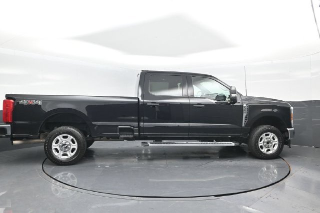 Certified 2025 Ford F250 XLT AWD/4WD image 3
