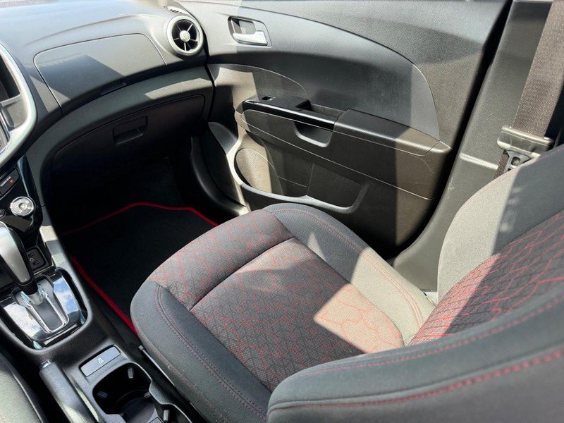 Used 2018 Chevrolet Sonic LT w/ Fun and Sun Package FWD image 18