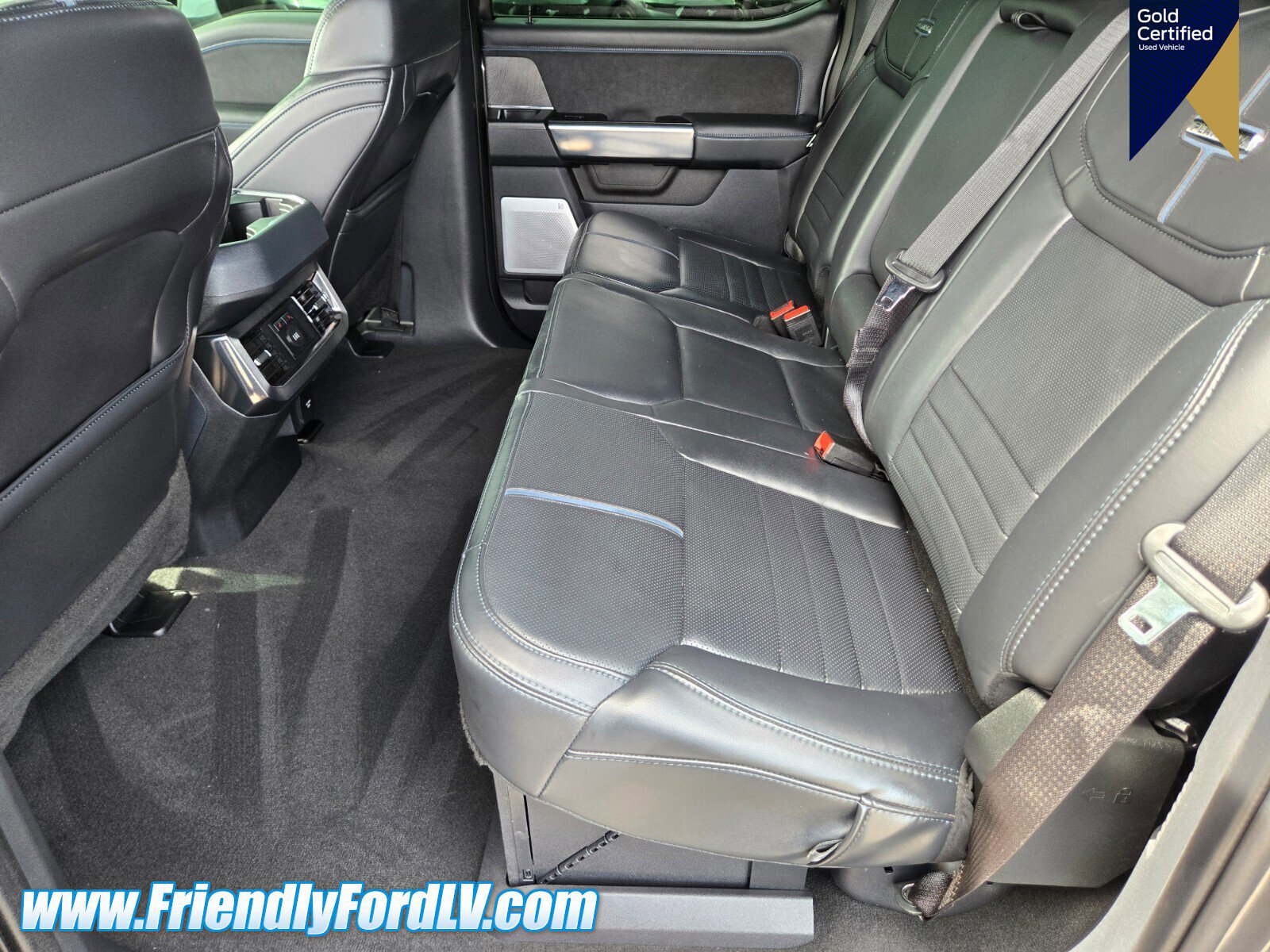 Certified 2025 Ford F350 Platinum w/ FX4 Off-Road Package image 9