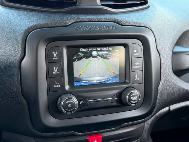 Used 2017 Jeep Renegade Latitude AWD/4WD image 19