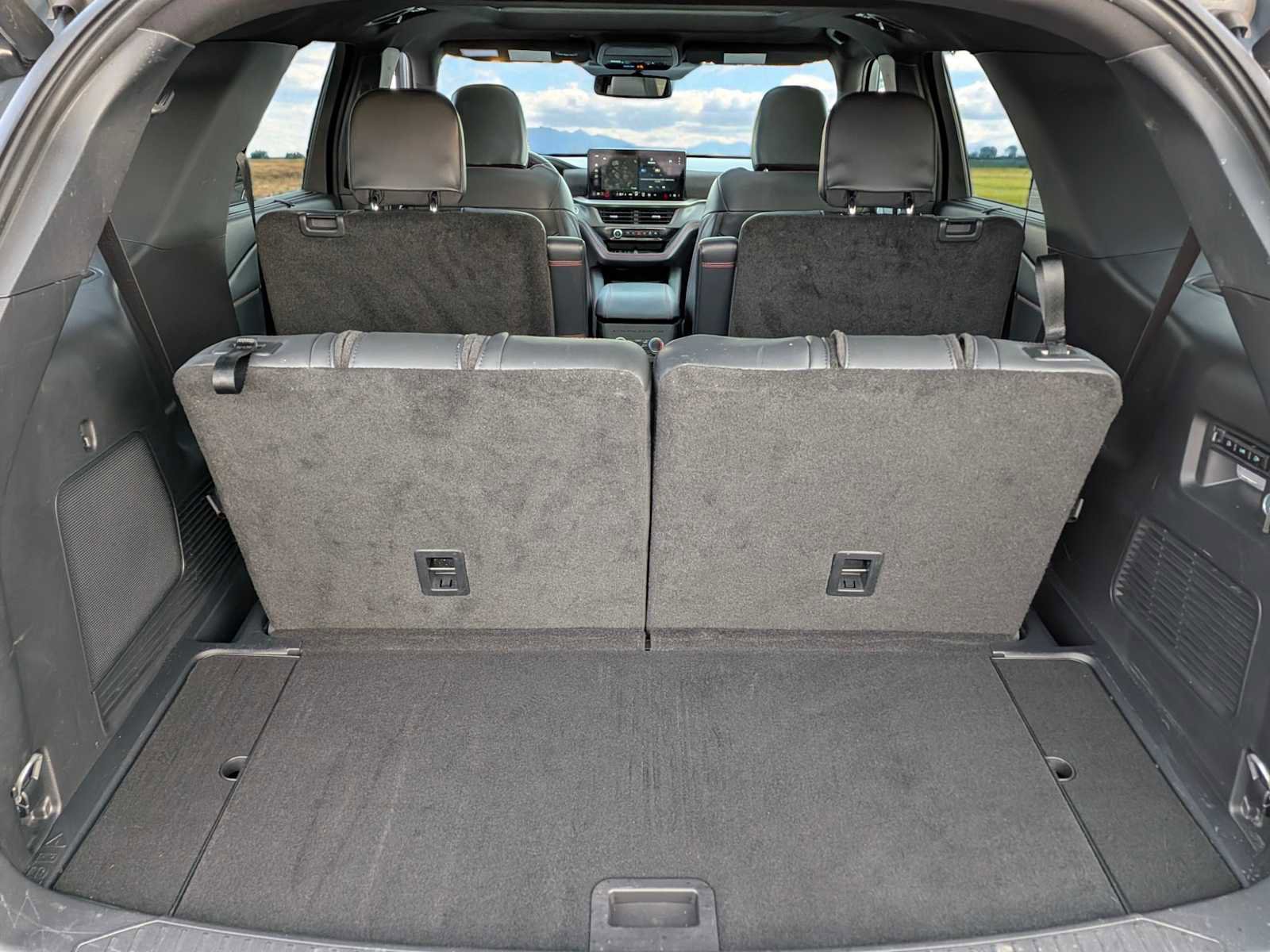 Certified 2025 Ford Explorer ST image 35