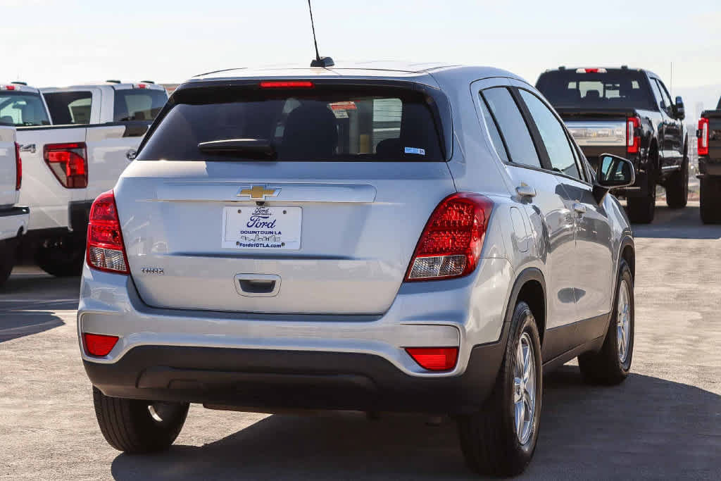 Used 2022 Chevrolet Trax LS w/ Tint and Cruise Package FWD image 4