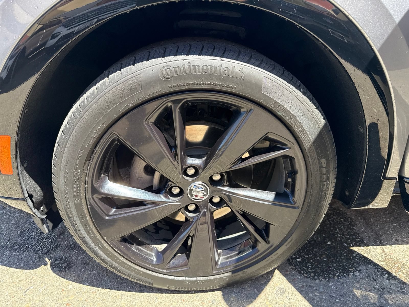 Used 2022 Buick Envision Essence w/ Sport Touring Package FWD image 19
