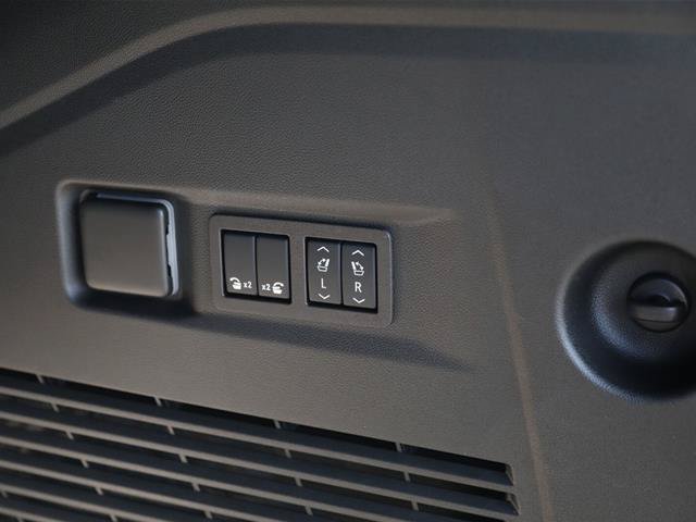 Used 2024 Chevrolet Tahoe Premier AWD/4WD image 19