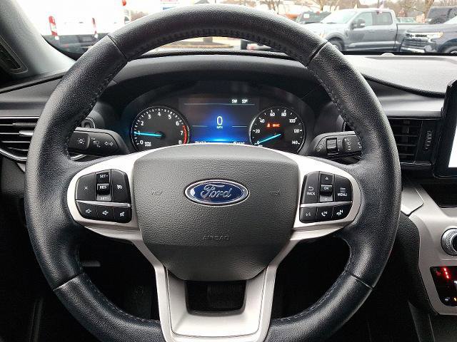 Certified 2022 Ford Explorer XLT w/ Equipment Group 202A image 19