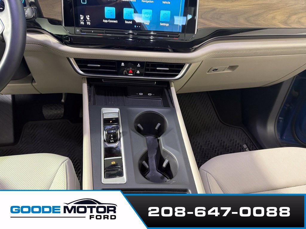 Used 2025 Volkswagen Atlas SE AWD/4WD image 17