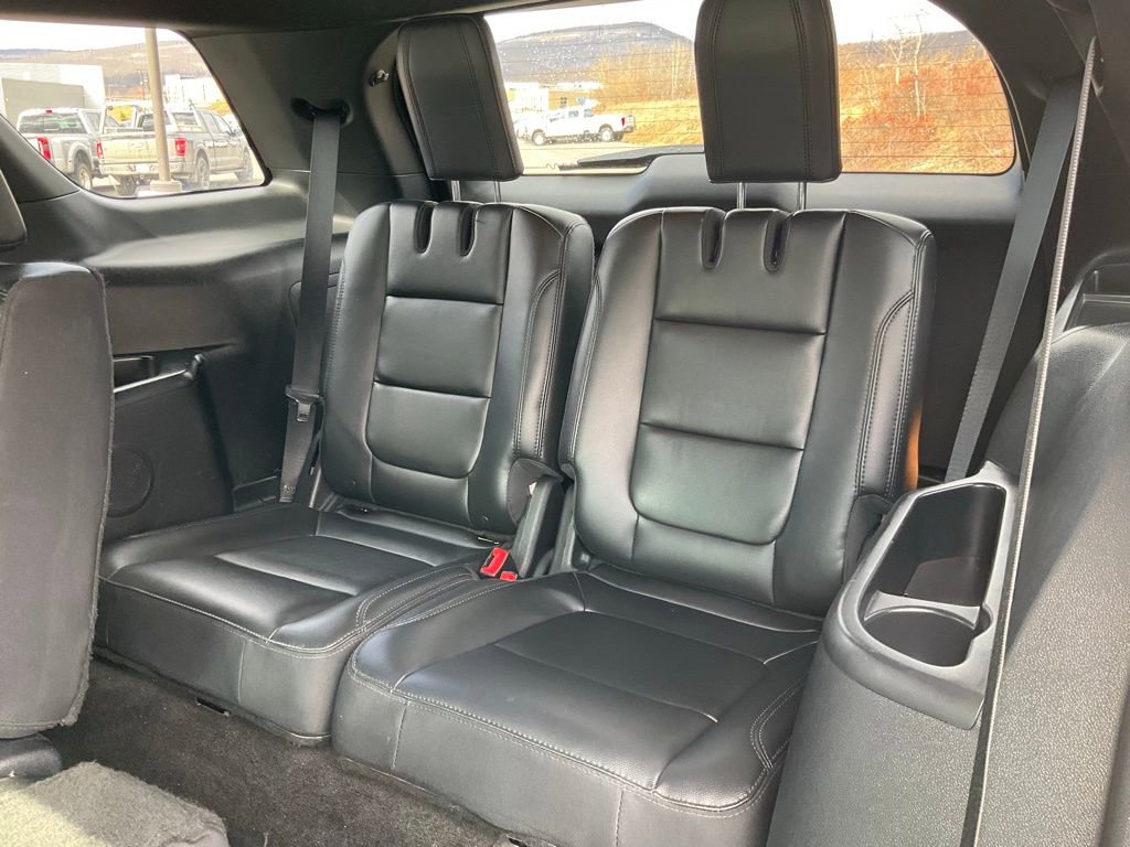Certified 2017 Ford Explorer XLT w/ Equipment Group 202A image 22