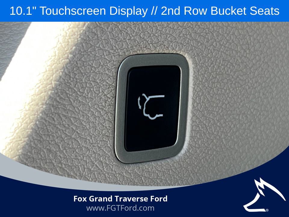 Used 2024 Chrysler Pacifica Touring-L image 34