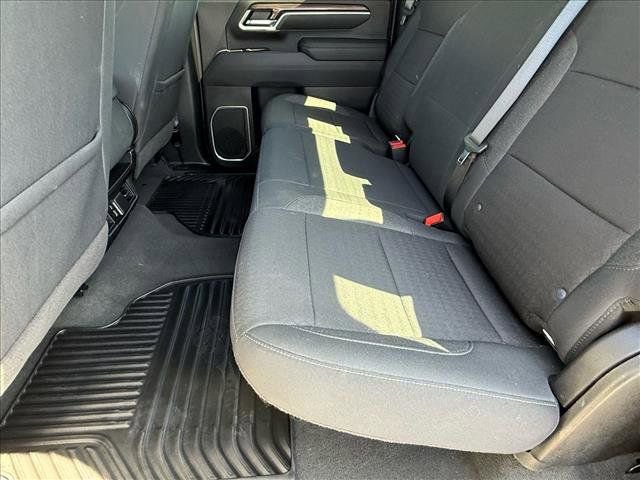 Used 2025 Chevrolet Silverado 2500 LT w/ Convenience Package image 13