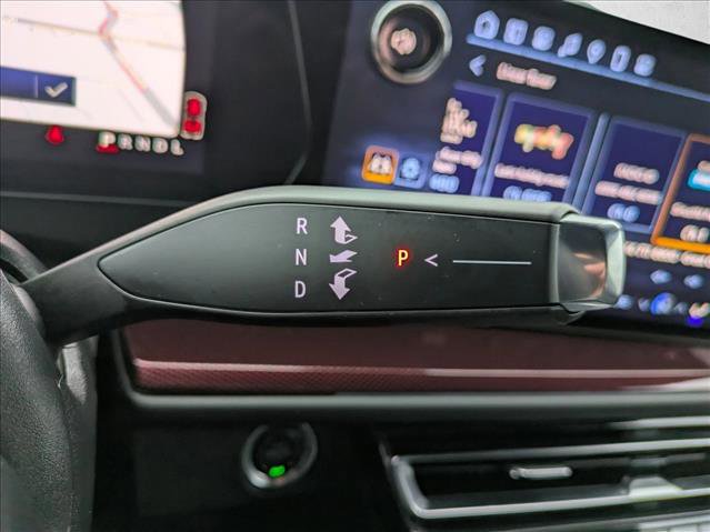 Used 2025 Chevrolet Traverse RS image 12