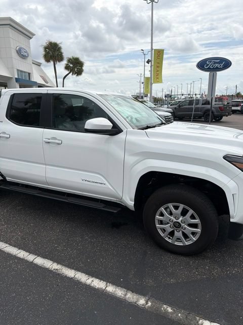 Used 2025 Toyota Tacoma SR5 RWD image 8