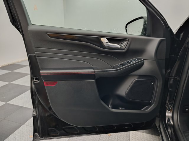 Certified 2025 Ford Escape ST-Line AWD/4WD image 20