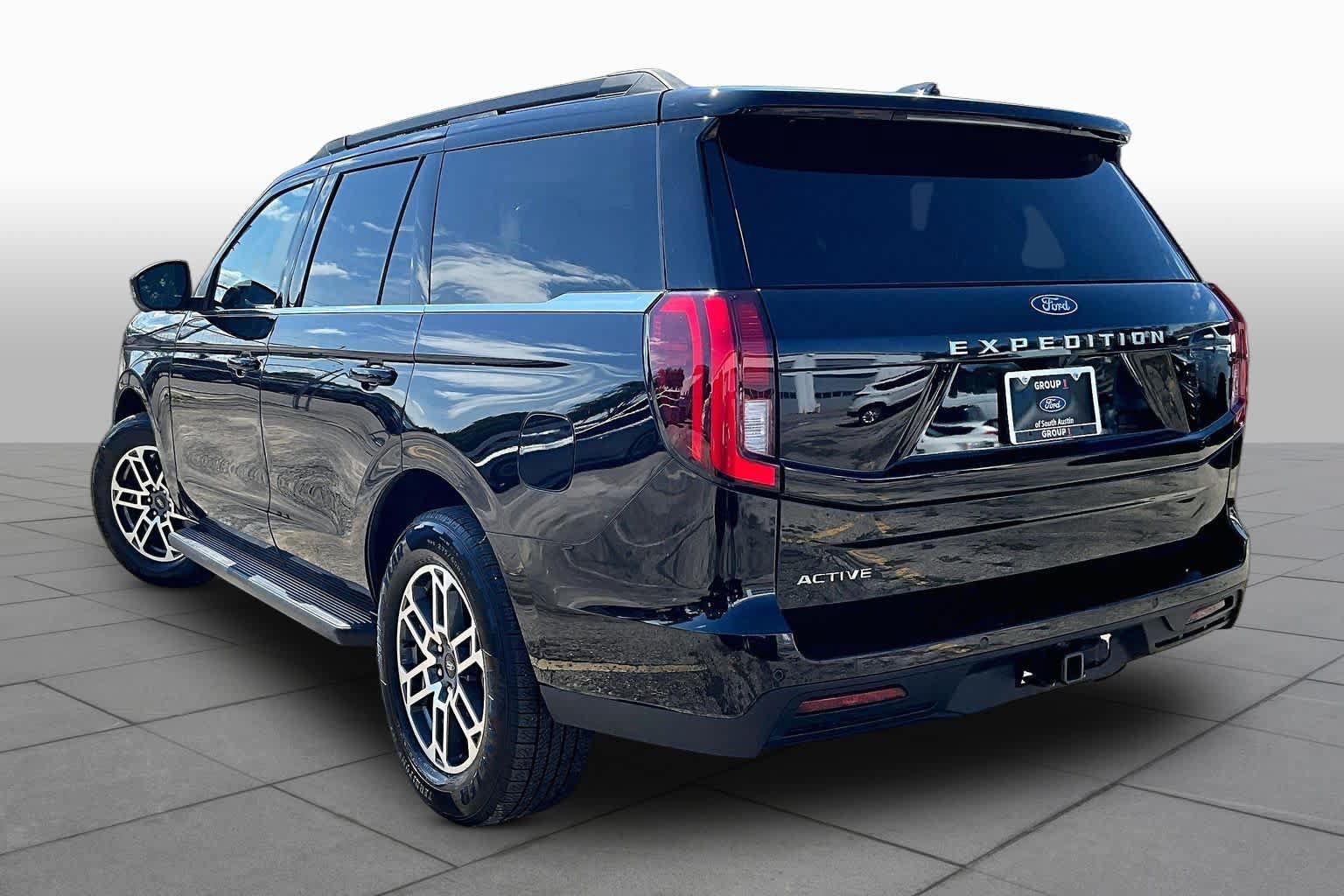 Certified 2025 Ford Expedition Active RWD image 6