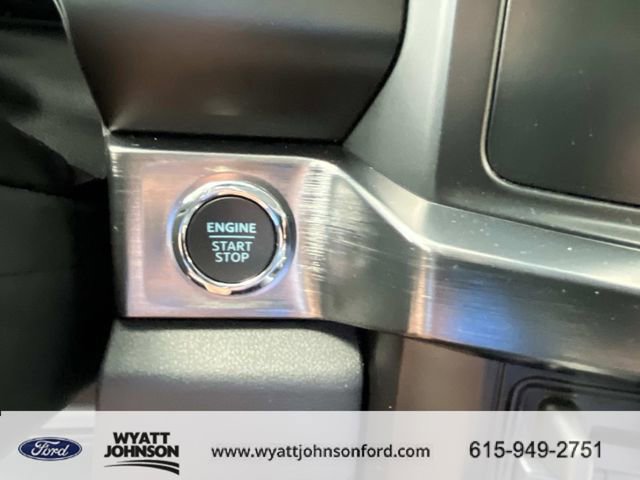 Certified 2025 Ford F450 Lariat w/ Chrome Package image 40