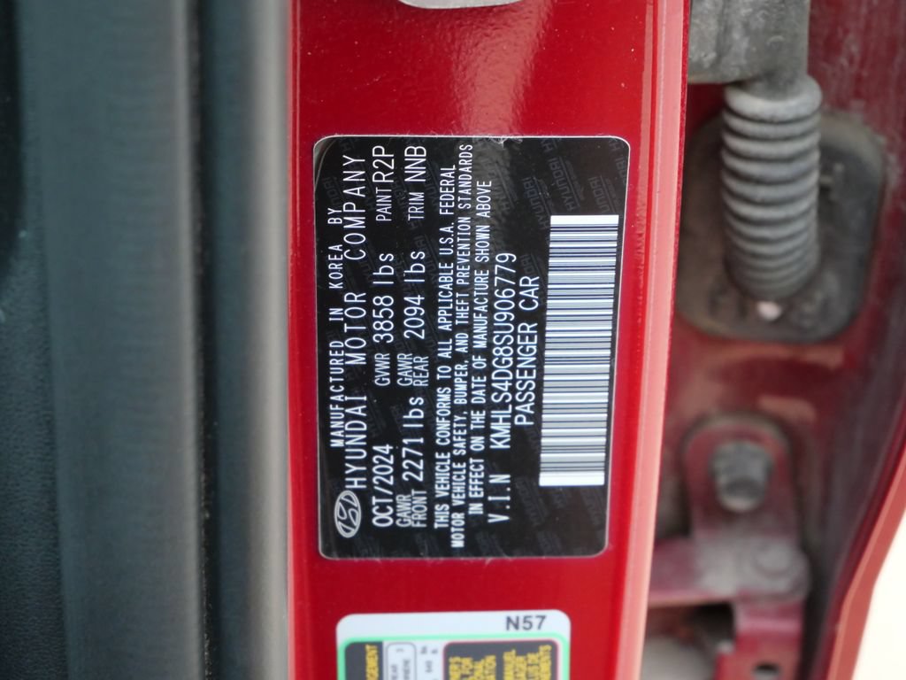 Used 2025 Hyundai Elantra SEL FWD image 30