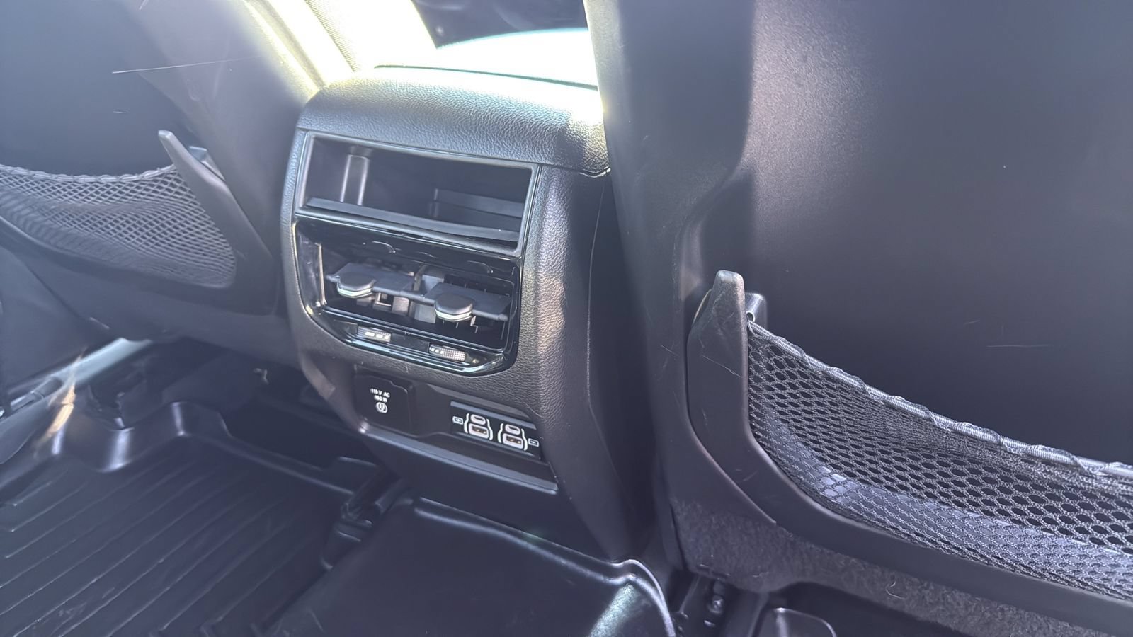Used 2022 Jeep Grand Cherokee Altitude RWD image 27