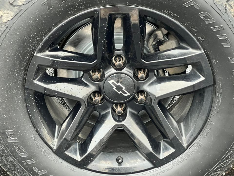 Used 2020 Chevrolet Silverado 1500 LT Trail Boss image 16