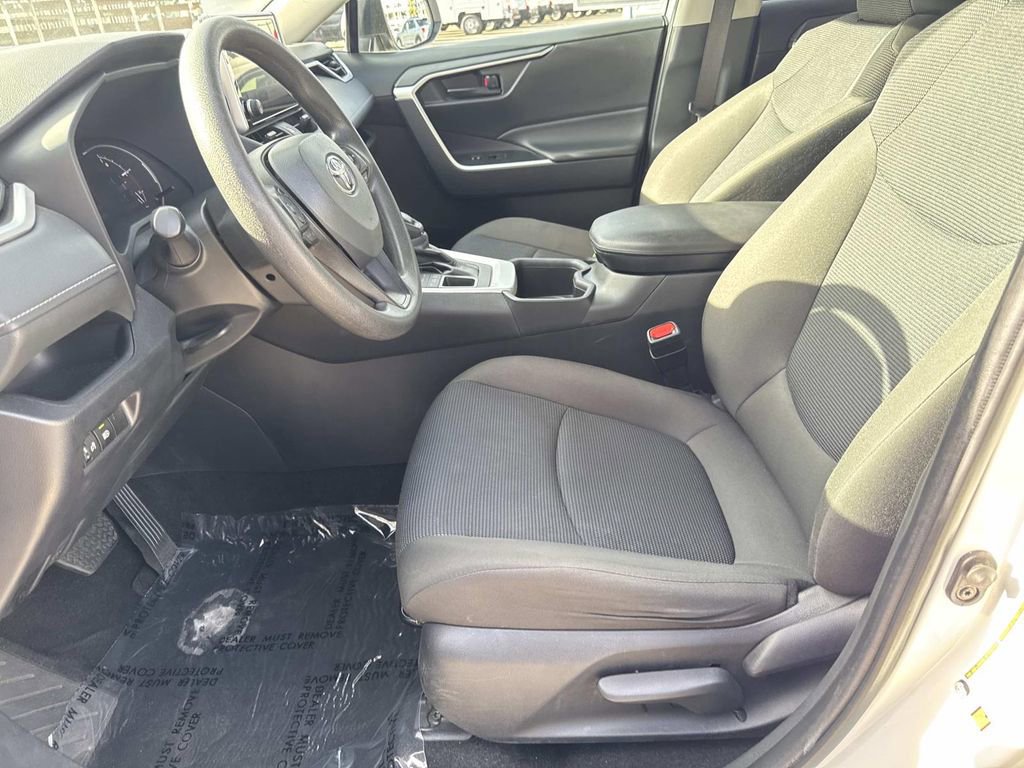 Used 2024 Toyota RAV4 LE image 21
