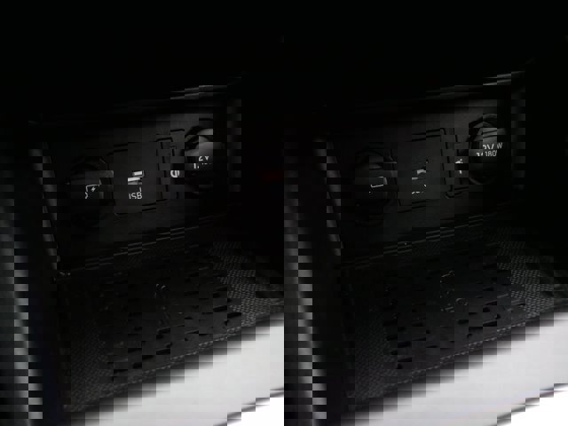 Used 2023 Hyundai Kona Limited image 27