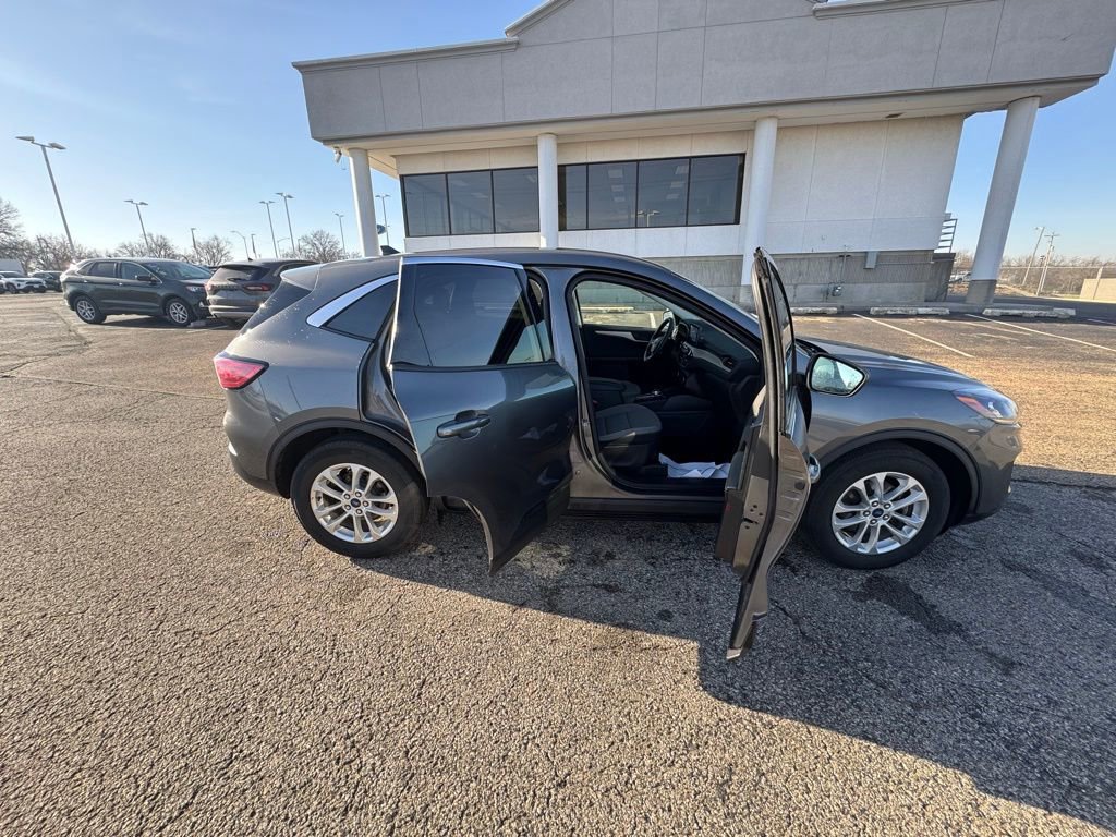 Certified 2022 Ford Escape SE w/ Cold Weather Package image 8