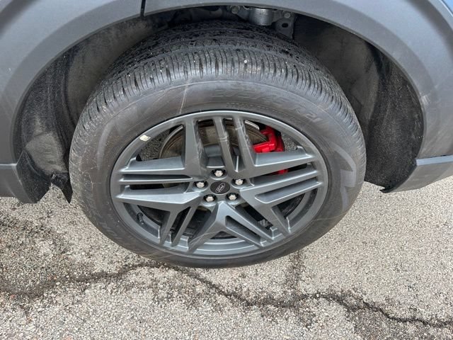 Certified 2025 Ford Explorer ST-Line w/ Premium Package AWD/4WD image 7