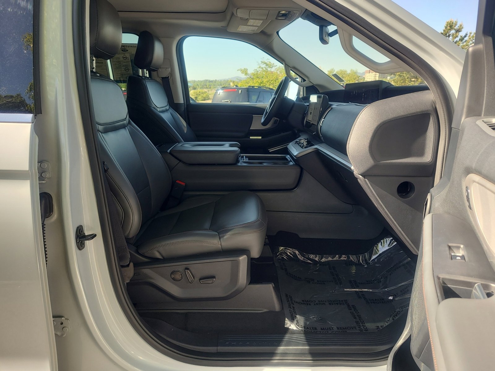 Certified 2025 Ford Expedition Active AWD/4WD image 19