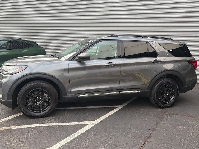 Certified 2025 Ford Explorer Active AWD/4WD image 2