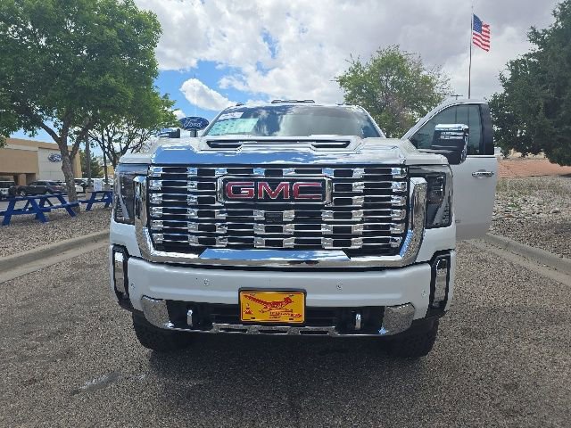 Used 2024 GMC Sierra 2500 Denali w/ Denali Reserve Package AWD/4WD image 2