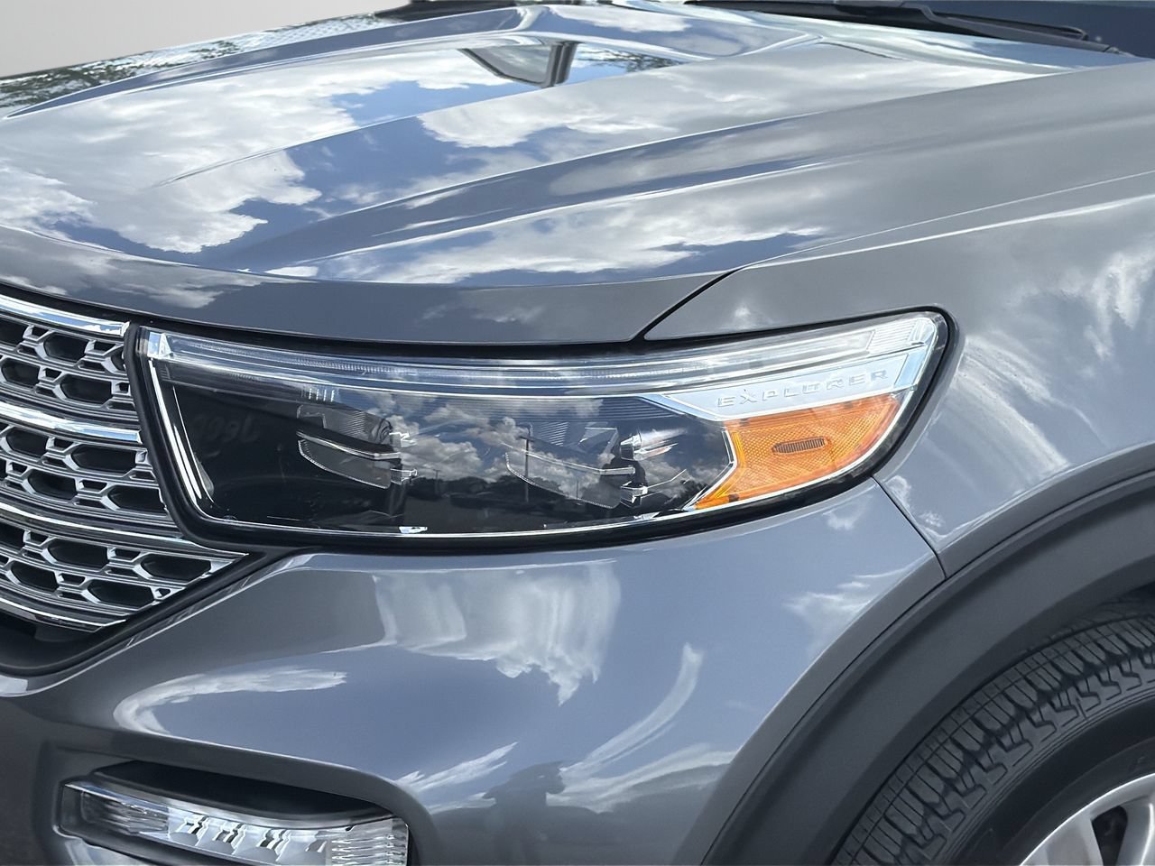 Certified 2023 Ford Explorer Limited w/ Limited Technology Package RWD image 6