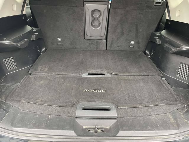 Used 2020 Nissan Rogue SV FWD image 22