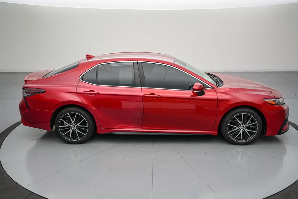 Used 2021 Toyota Camry SE w/ Cold Weather Package FWD video 3