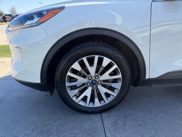 Certified 2022 Ford Escape Titanium w/ Class II Trailer Tow Package image 6