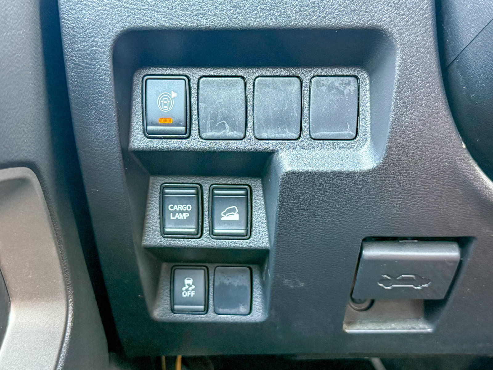 Used 2024 Nissan Frontier SV w/ Technology Package AWD/4WD image 30