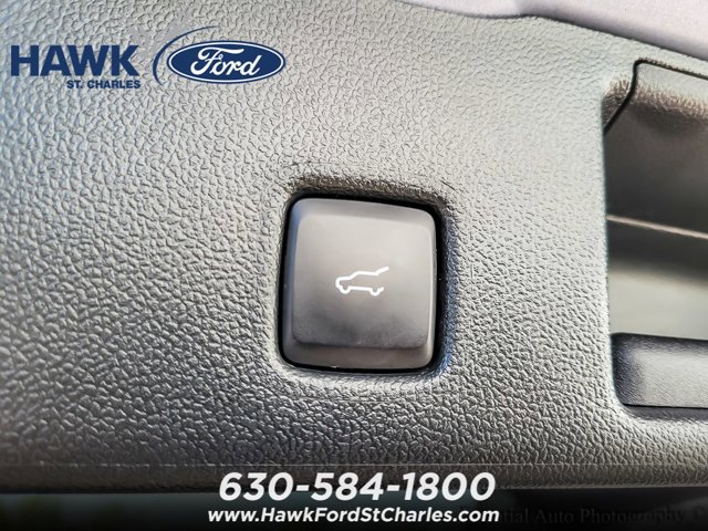 Certified 2022 Ford Escape SEL w/ SEL Stealth AWD Package image 19