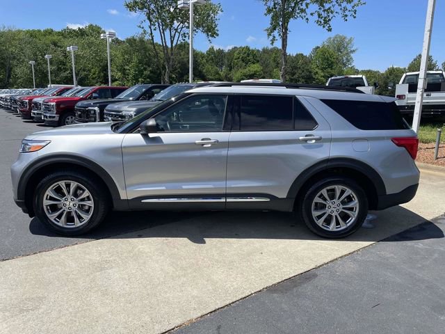 Certified 2023 Ford Explorer XLT w/ Equipment Group 202A AWD/4WD image 30