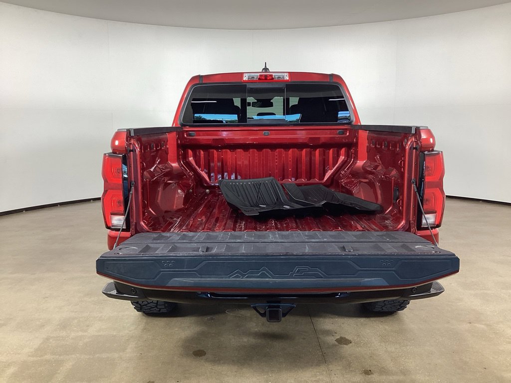 Used 2026 Chevrolet Colorado Z71 w/ Technology Package AWD/4WD image 7