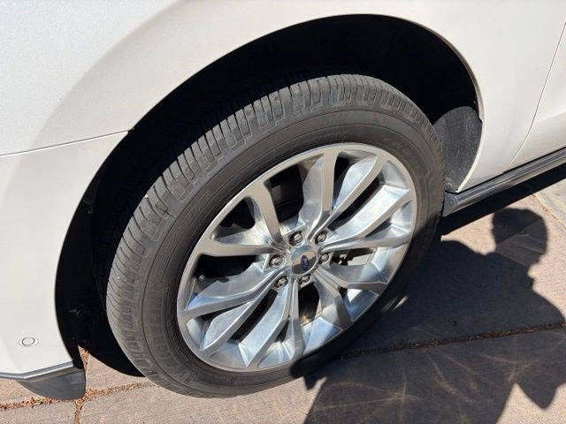 Certified 2019 Ford Expedition Limited w/ Equipment Group 302A AWD/4WD image 9