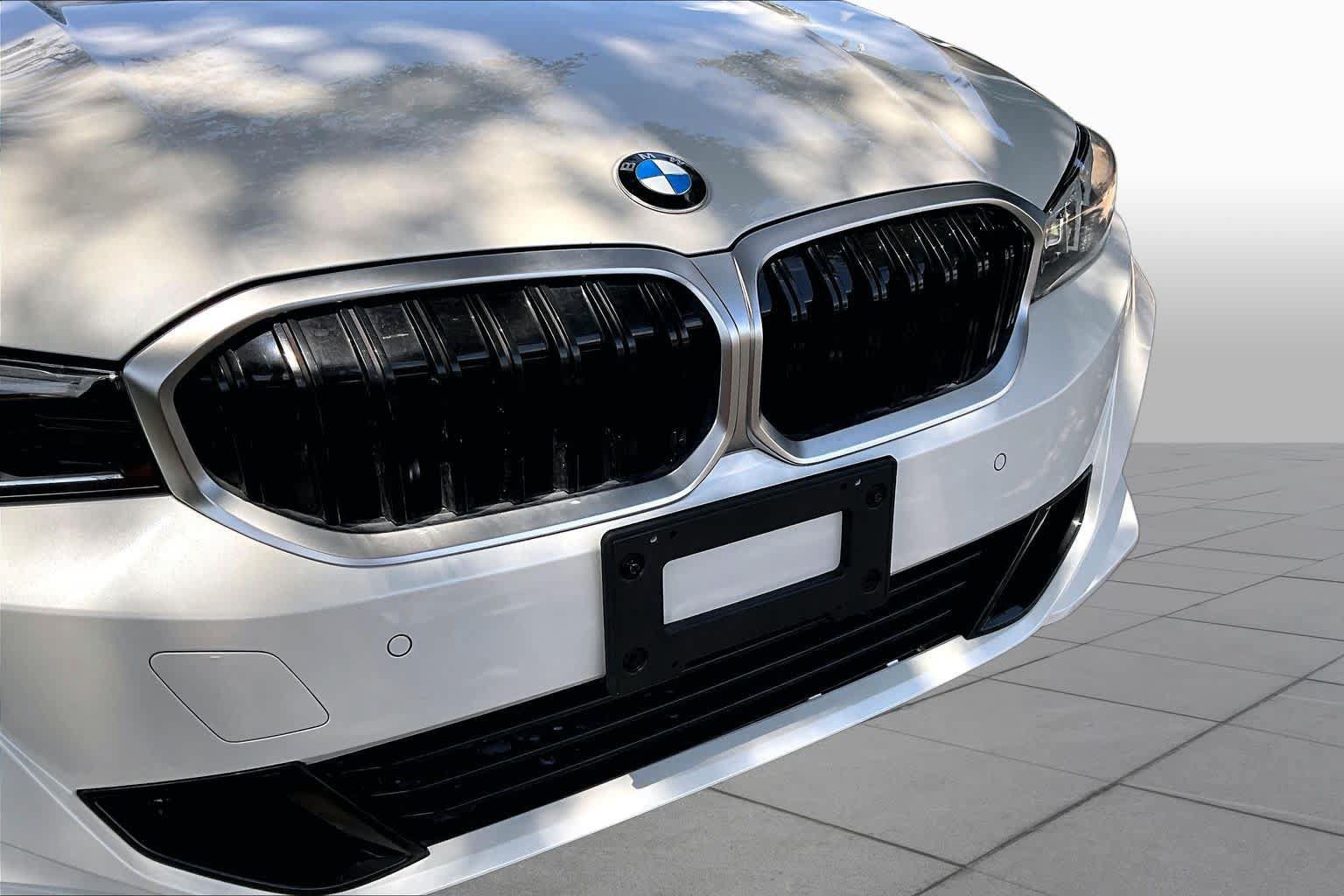 Used 2024 BMW 330i Sedan w/ Convenience Package RWD image 30