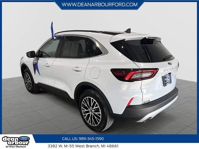 Certified 2025 Ford Escape SE FWD image 4
