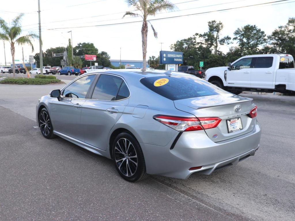 Used 2020 Toyota Camry SE FWD image 8