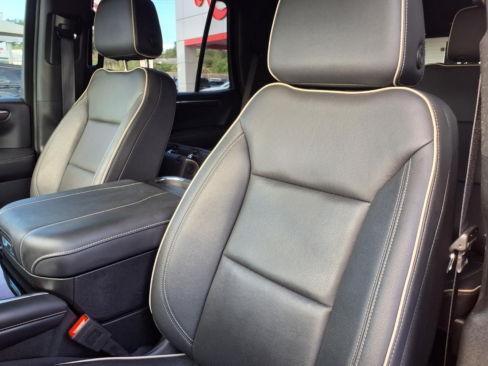 Used 2025 Chevrolet Tahoe Premier RWD image 13