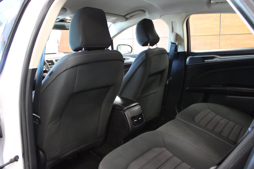 Certified 2020 Ford Fusion SE FWD image 22