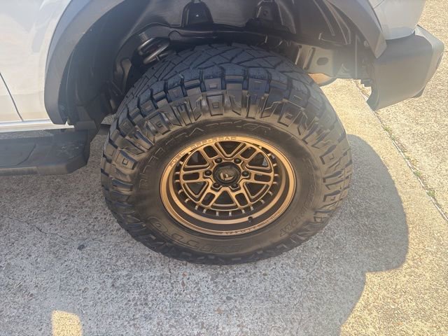 Certified 2022 Ford Bronco Big Bend w/ Sasquatch Package AWD/4WD image 12